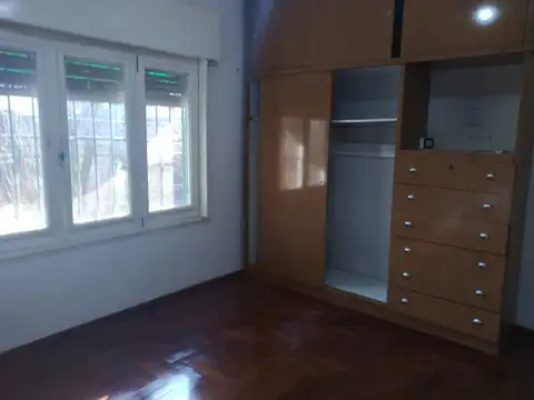 Depto Tipo Casa 4 ambientes con 2 baños