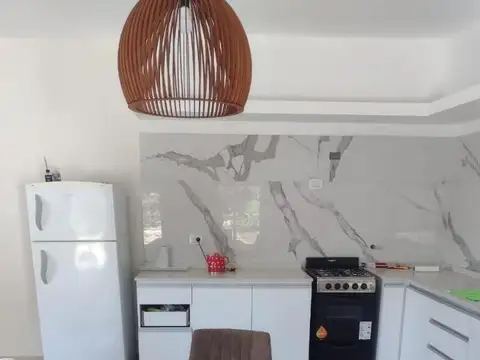 Casa en Alquiler con 3 cocheras