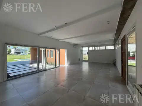 Casa 4 ambientes con 3 baños