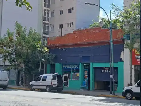 Avenida Almirante Brown 900