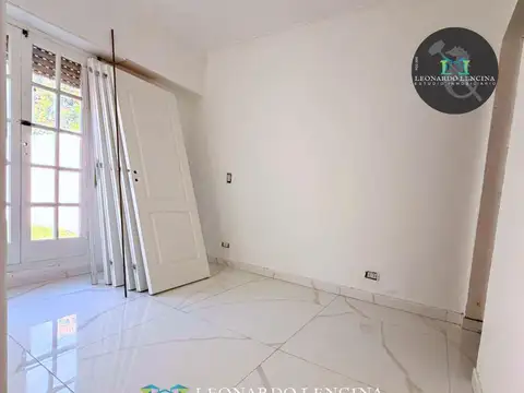CHALET DE 4 AMB. RECICLADO - OPORTUNIDAD - VILLA LOURDES
