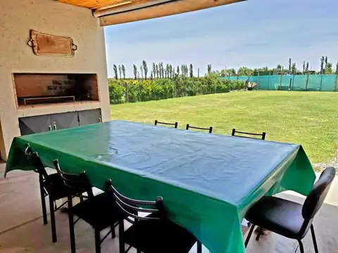 Casa alquiler 3 dormitorios barrio privado en Funes