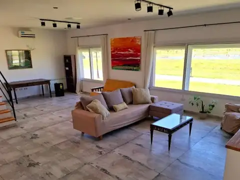 Casa en Alquiler de 3 dormitorios