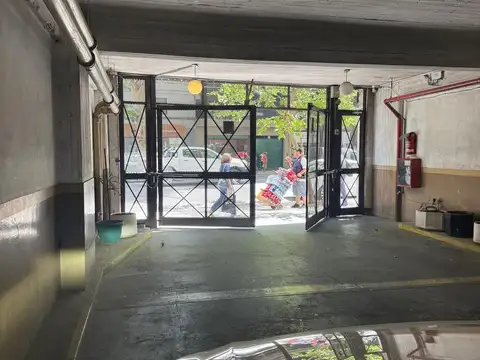 Cochera cubierta en venta – Primer piso – Zona Abasto