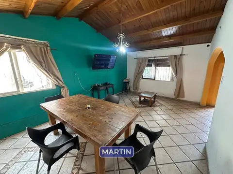 Casa 4 ambientes con 2 baños