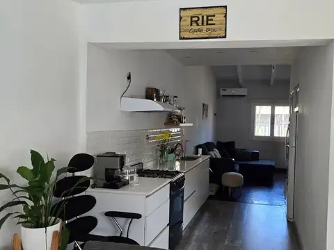 VENTA CASA 3 AMBIENTES CON COCHERA EN QUILMES