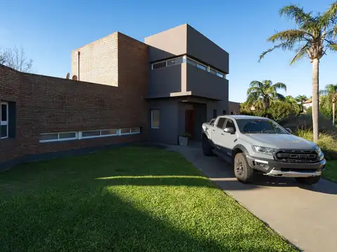 Casa en Venta en Funes, USD 420.000