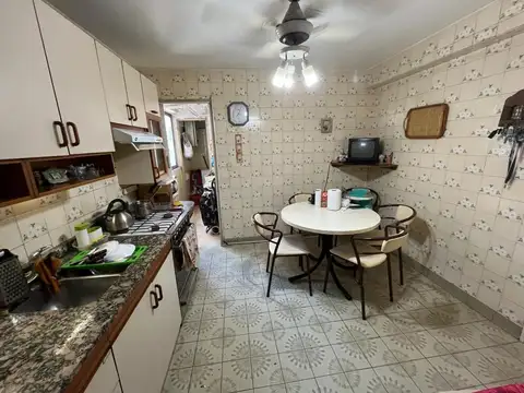 Departamento 4 ambientes con 2 baños
