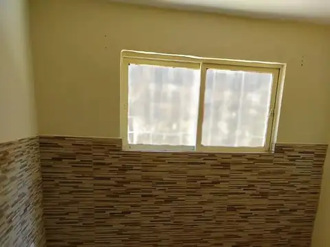 Casa en Alquiler con 1 cochera