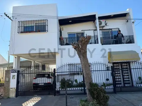 Venta de casa en Berisso apta profesional calle 30 numero 1345