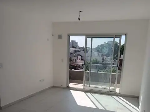 Inte Witcomb 2800, Piso 3