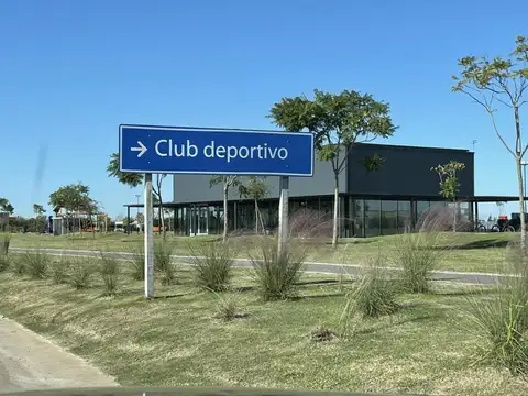 Avenida de los Lagos