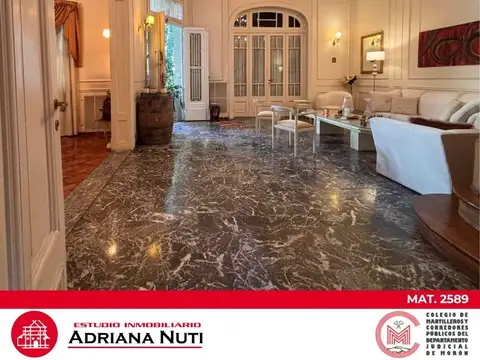 Casa en Venta con 6 cocheras