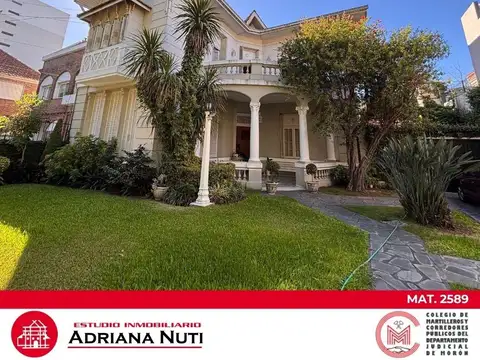 Haedo, nueve ambientes. Histórica casa