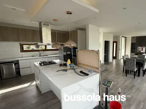 Casa 3 ambientes con 2 baños