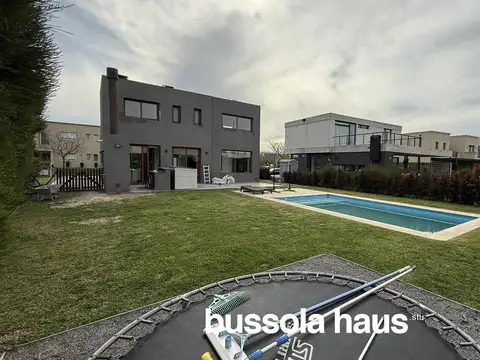 Casa en alquiler de 3 ambientes con pileta en Vistas Puertos Escobar