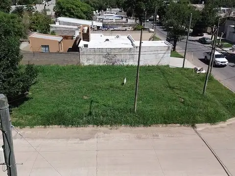 VENTA TERRENO ESQUINA CASTELLI Y AUFRANC