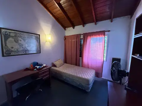 Casa mas lote lindero en venta. Hurlingham