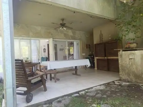 Casa en Alquiler en Barrio Cube, $ 1.300.000