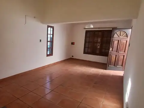 VENTA CASA + OFICINA + GALPON EN CENTRO MAIPU