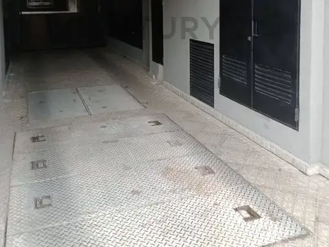 Vendo cochera a estrenar en PB