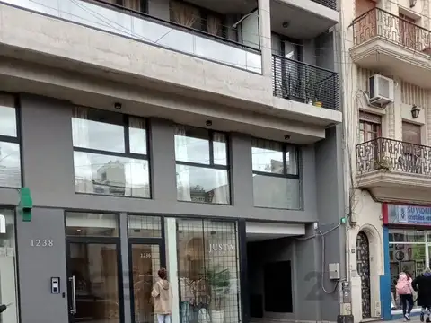 Vendo cochera a estrenar en PB