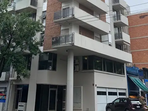 DUEÑO VENDE Depto  luminoso en barrio Lourdes