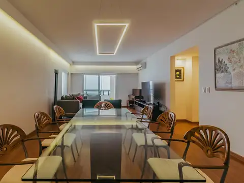 IMPECABLE APARTAMENTO Av. Del Libertador 7000 con tres dormitorios en Suite con cochera DOBLE