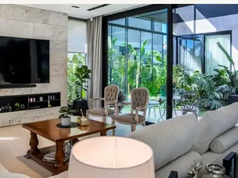 Casa en Venta de 5 dormitorios