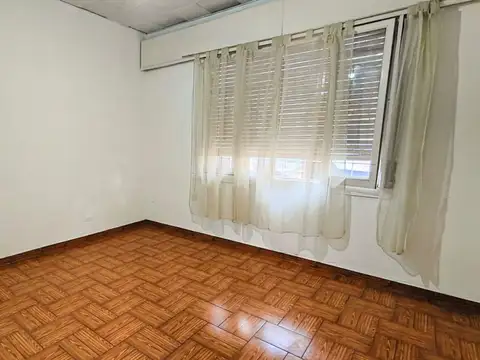 CASA 4 AMBIENTES, LOMAS DE ZAMORA / APTO CREDITO