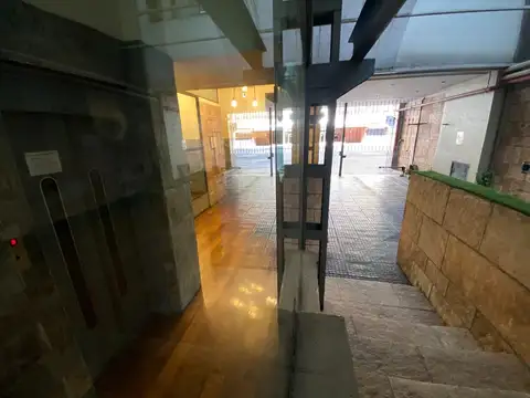 Oficina 3 ambientes con 1 baño