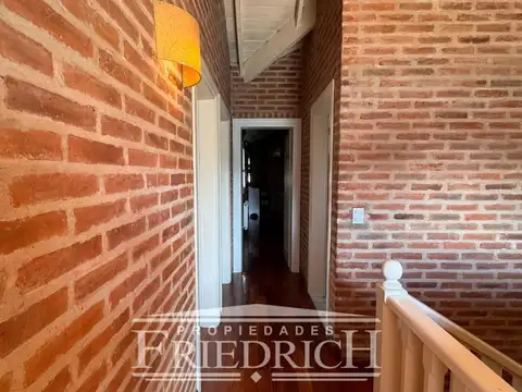 Casa en Venta con 7 cocheras