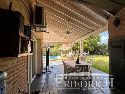 Casa en Venta con 7 cocheras
