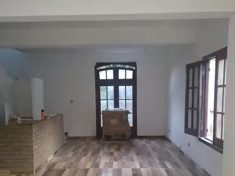 VENTA CASA CON PILETA EN LA GRANJA