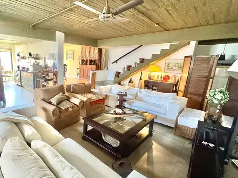 Casa estilo industrial en Villa Adelina