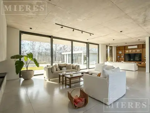 Casa en Venta al Oeste