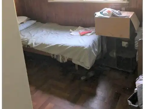 Casa americana a pocas cuadras de la estación.