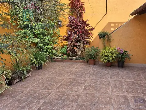 Depto Tipo Casa 2 ambientes con 1 baño