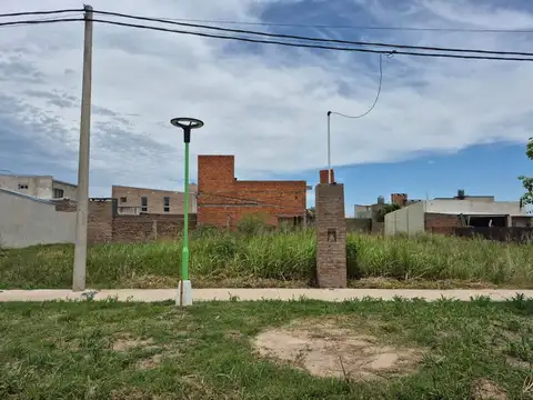 VENTA TERRENO CON CONSTRUCCIÒN AVANZADA PRADERAS 2