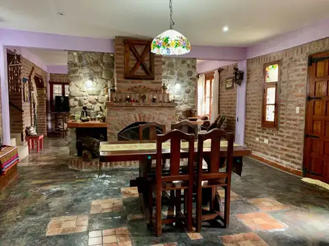 Casa 6 ambientes con 3 baños