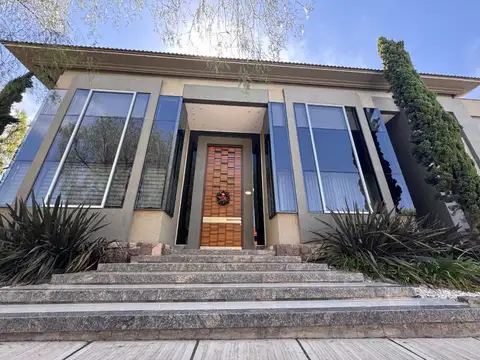 Venta casa b° dalvian ciudad mendoza