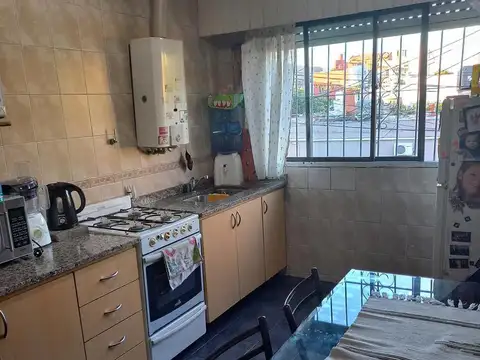 Casa 7 ambientes con 3 baños
