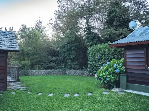 Casa en Venta con 3 cocheras