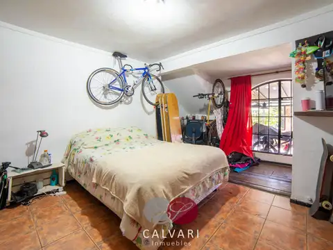 Casa 4 ambientes con 2 baños