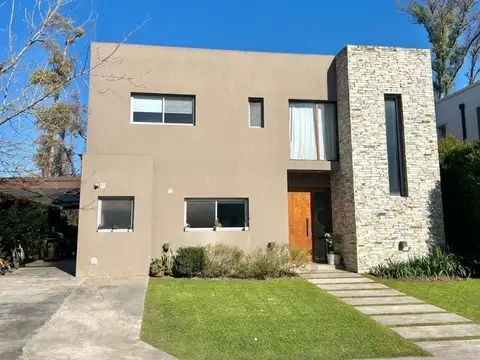 Casa en Venta en Bella Vista, USD 420.000