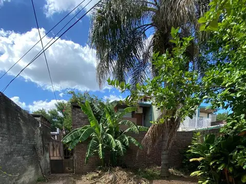 Casa 5 ambientes con 1 baño