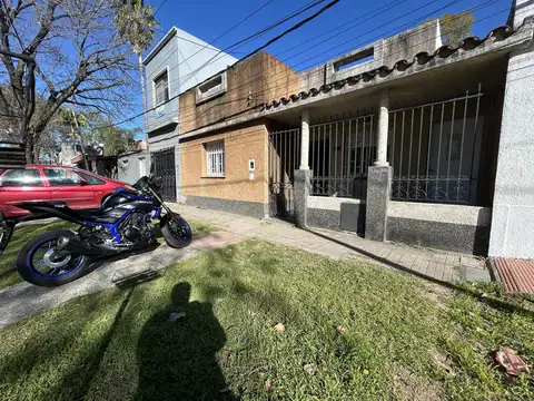 Casa en alquiler de dos dormitorios + patio