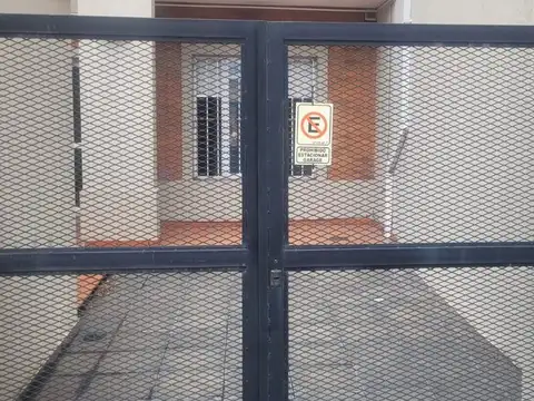 Depto Tipo Casa en Venta en Ramos Mejia, USD 115.000