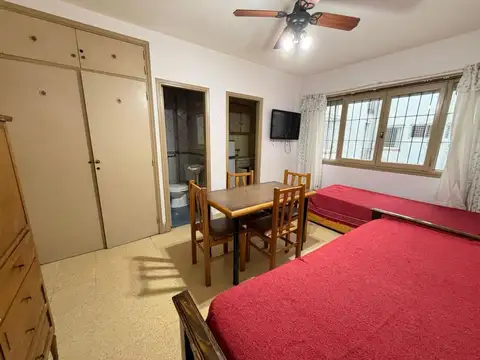 Alquiler Estudiantil | Monoambiente Equipado en Colón 1800