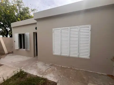 Casa 3 ambientes con 1 baño